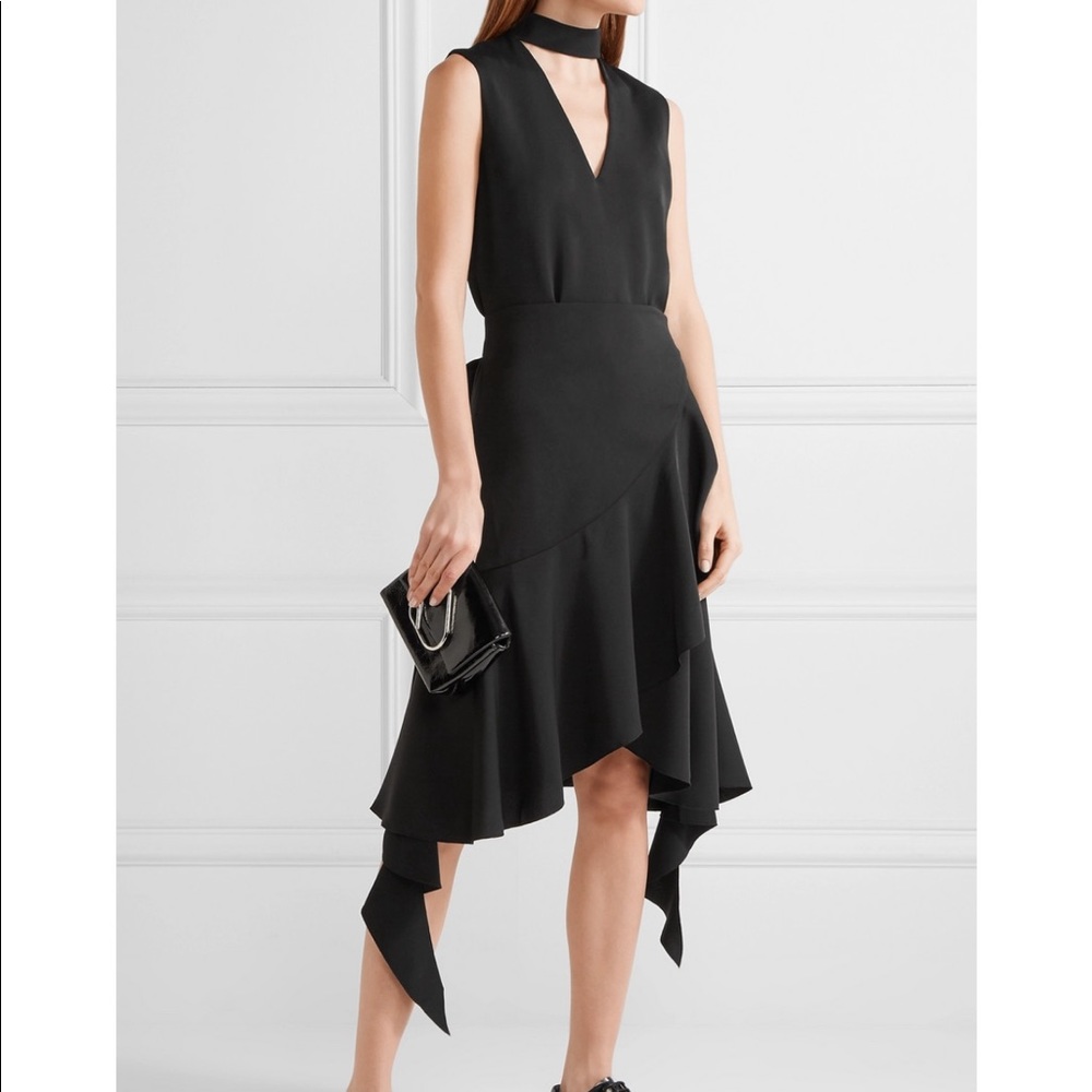Goen.J Black keyhole crepe dress